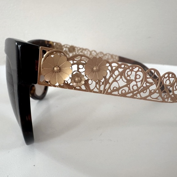 Dolce & Gabbana Cat-Eye Gradient Brown Sunglasses With Golden Filigree‎ Arms - Picture 4 of 16